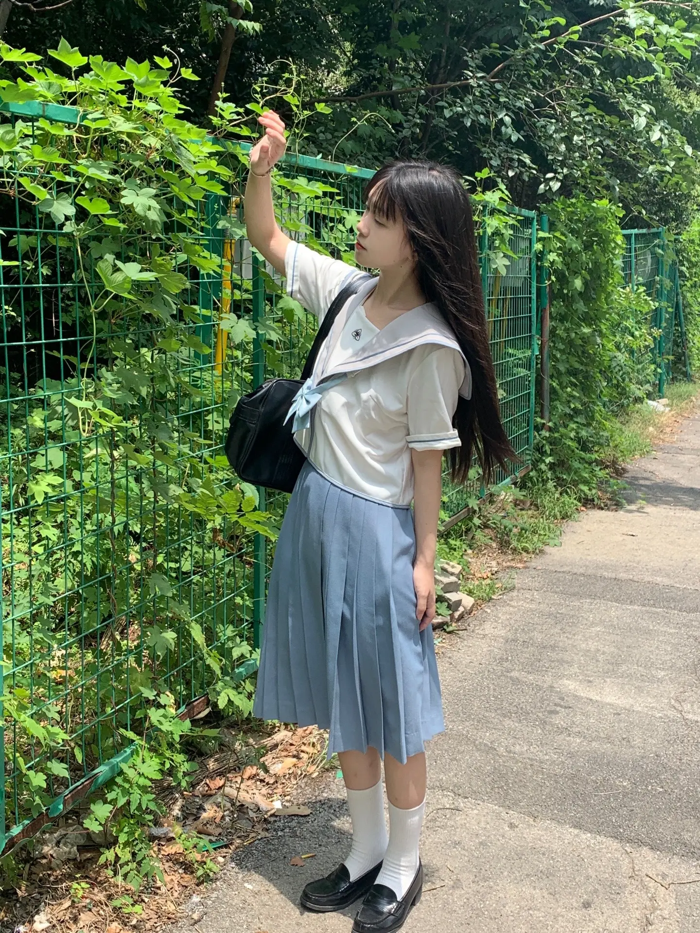 如果世界让你感到很吵 我会带你逃跑