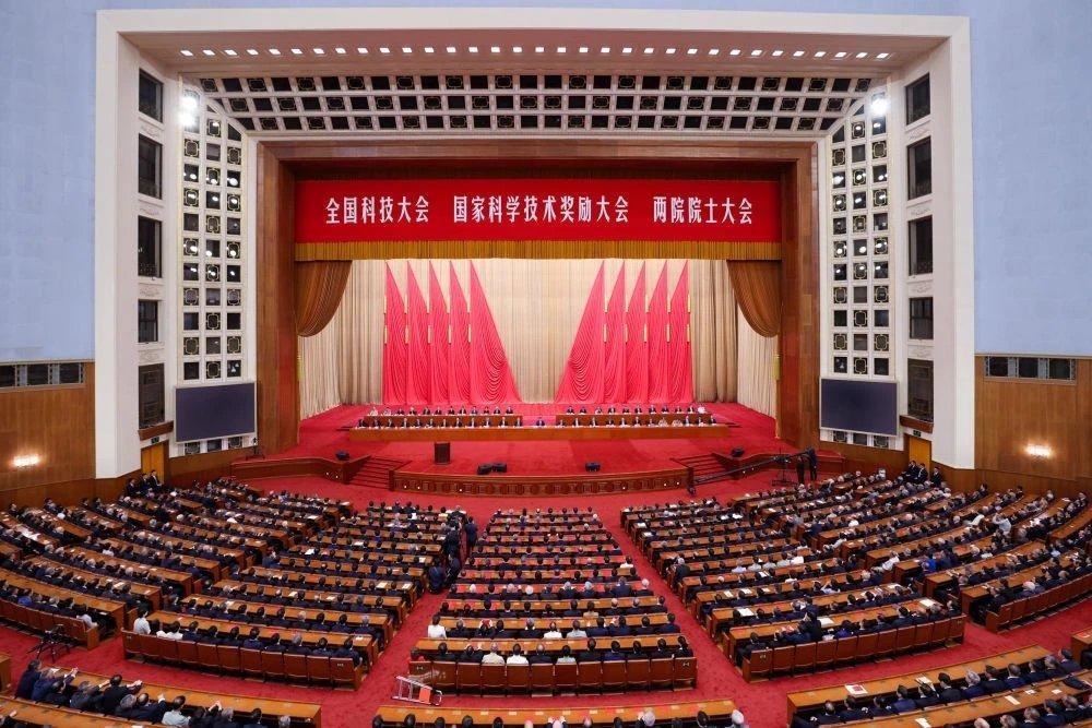 早上起来刷到的消息，恭喜迪子，获得3个国家科技进步二等奖。
新一代电动汽车关键部
