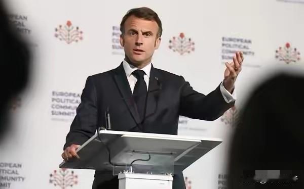 就在刚刚！
​法国宣突然宣布了
​11月11日，法国宣布将在2026年向乌克兰派