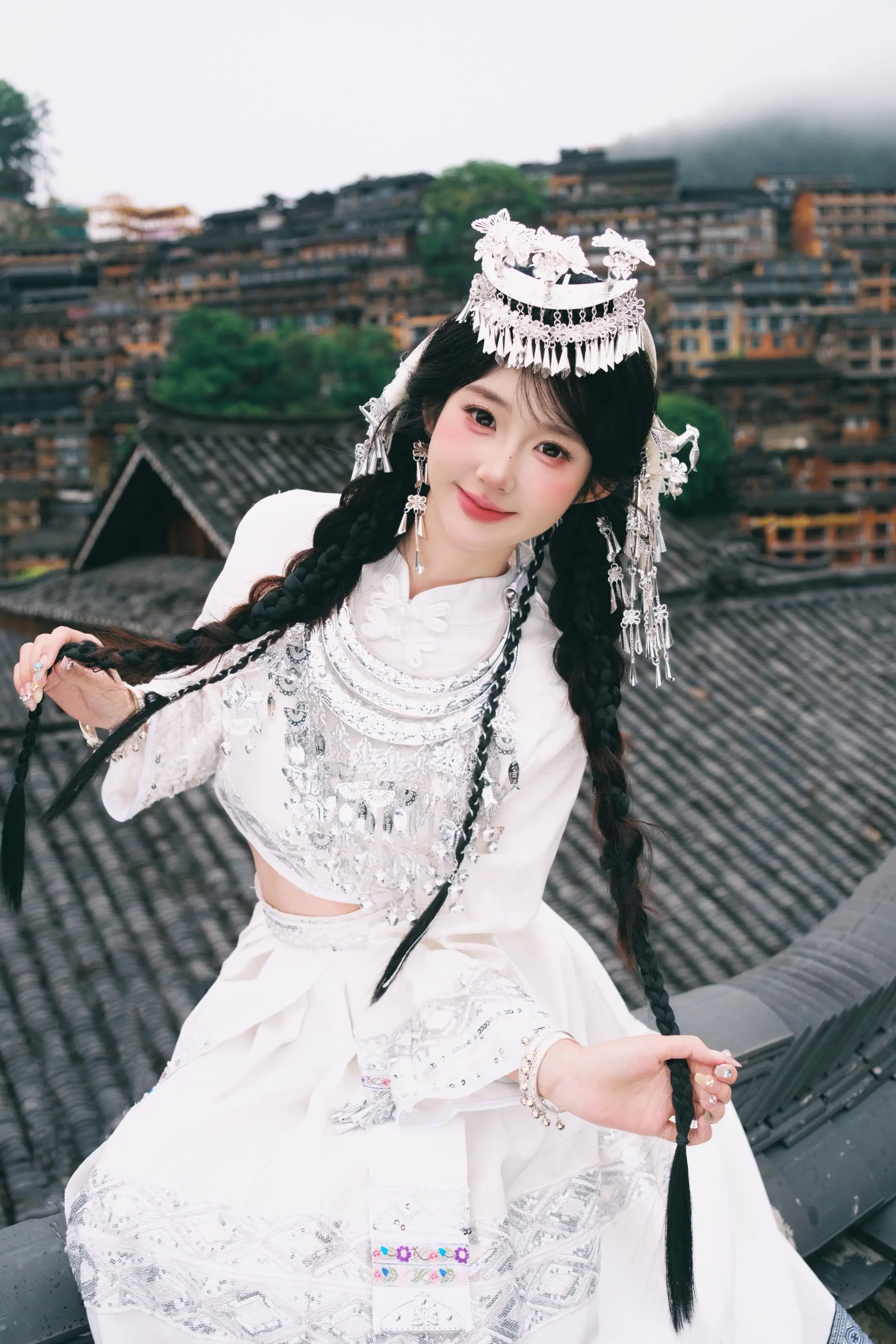 今天不做谁的蛊，只做西江雾里，独一份的白月光。