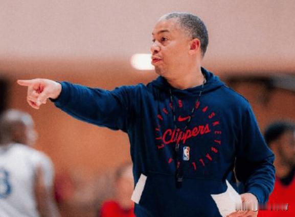 卢：在阵容评估这件事上，球队会继续保持耐心

但问题是管理层这么有耐心，哈登这么