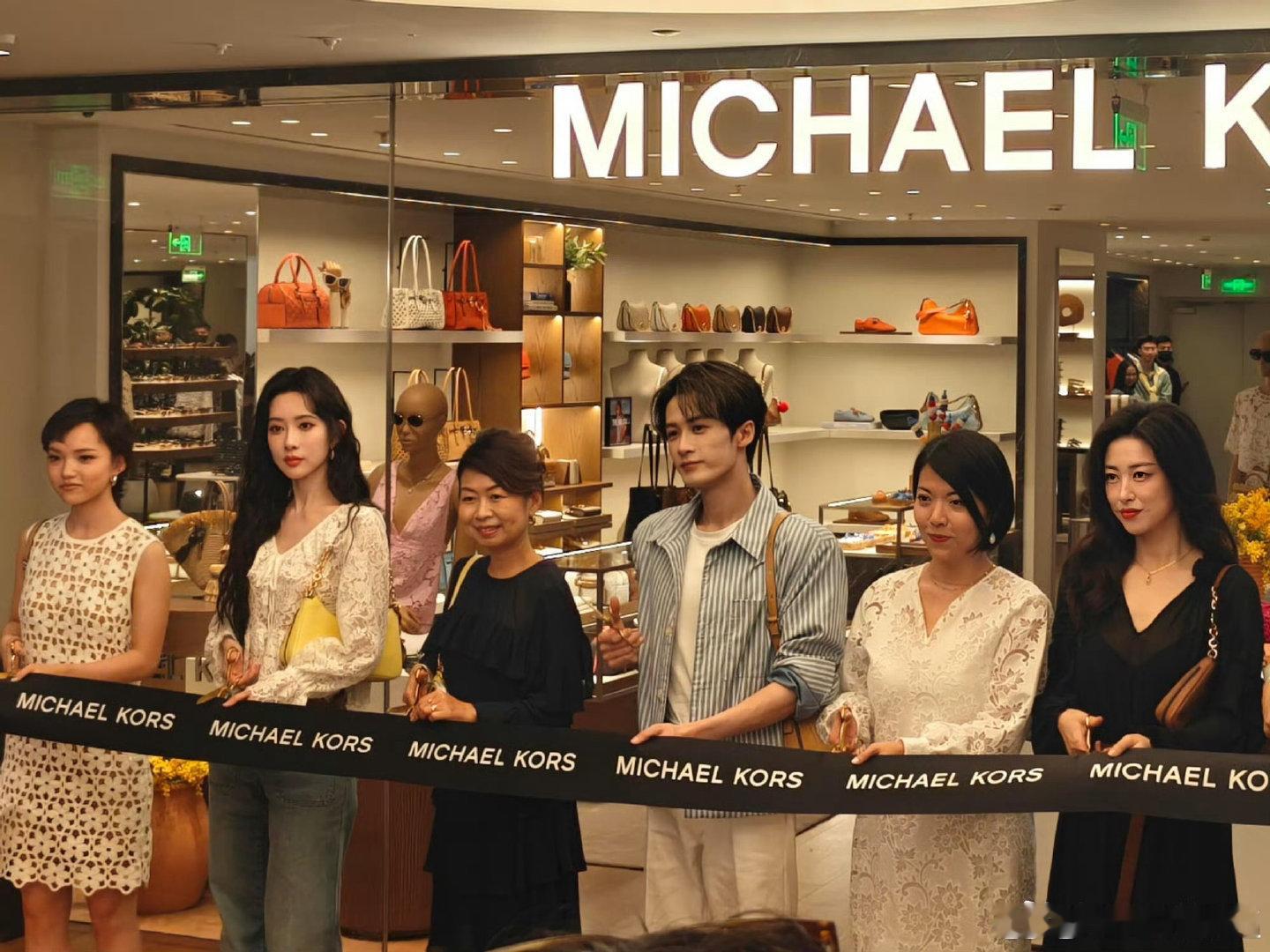 檀健次孟子义朱珠同框檀健次朱珠孟子义同框 檀健次孟子义朱珠同框 