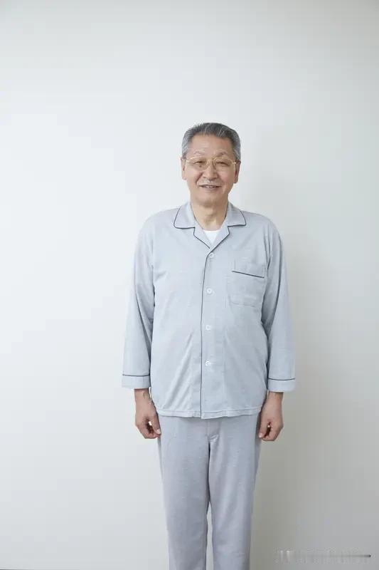 70岁男性对女人的需求其实挺多元。情感上，他们渴望有个能唠嗑的伴儿，一起回忆往昔