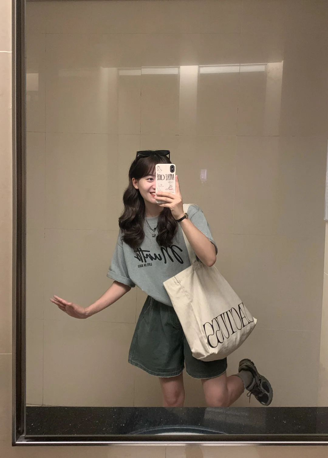 灰T真的很好搭诶！