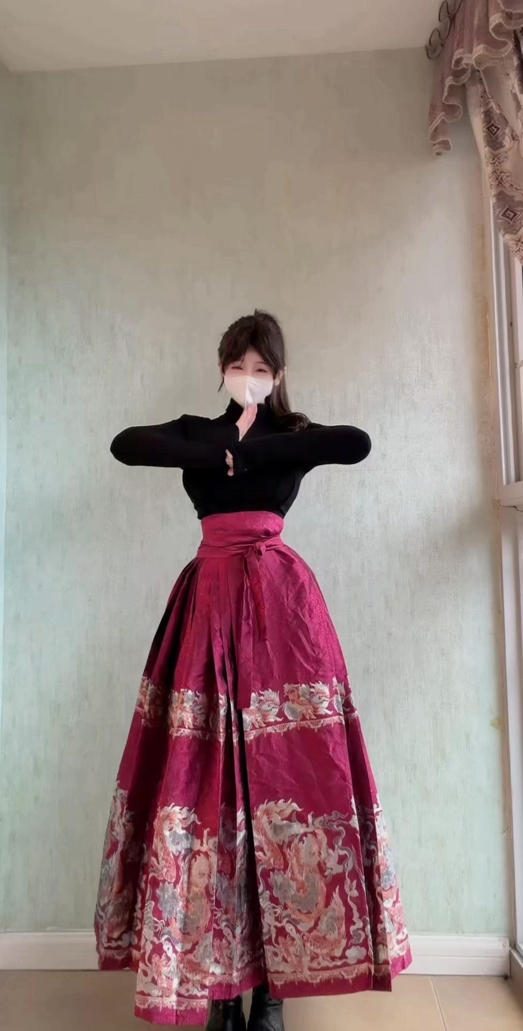 1️⃣2018年的《海草舞》现在听还是很洗脑，那魔性的节奏一响起，身...