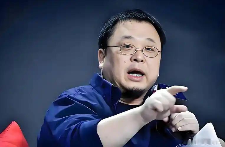 罗永浩一句话让田朴珺沉默了
被包养还谈啥独立女性？

引发广泛讨论‌。

这话真