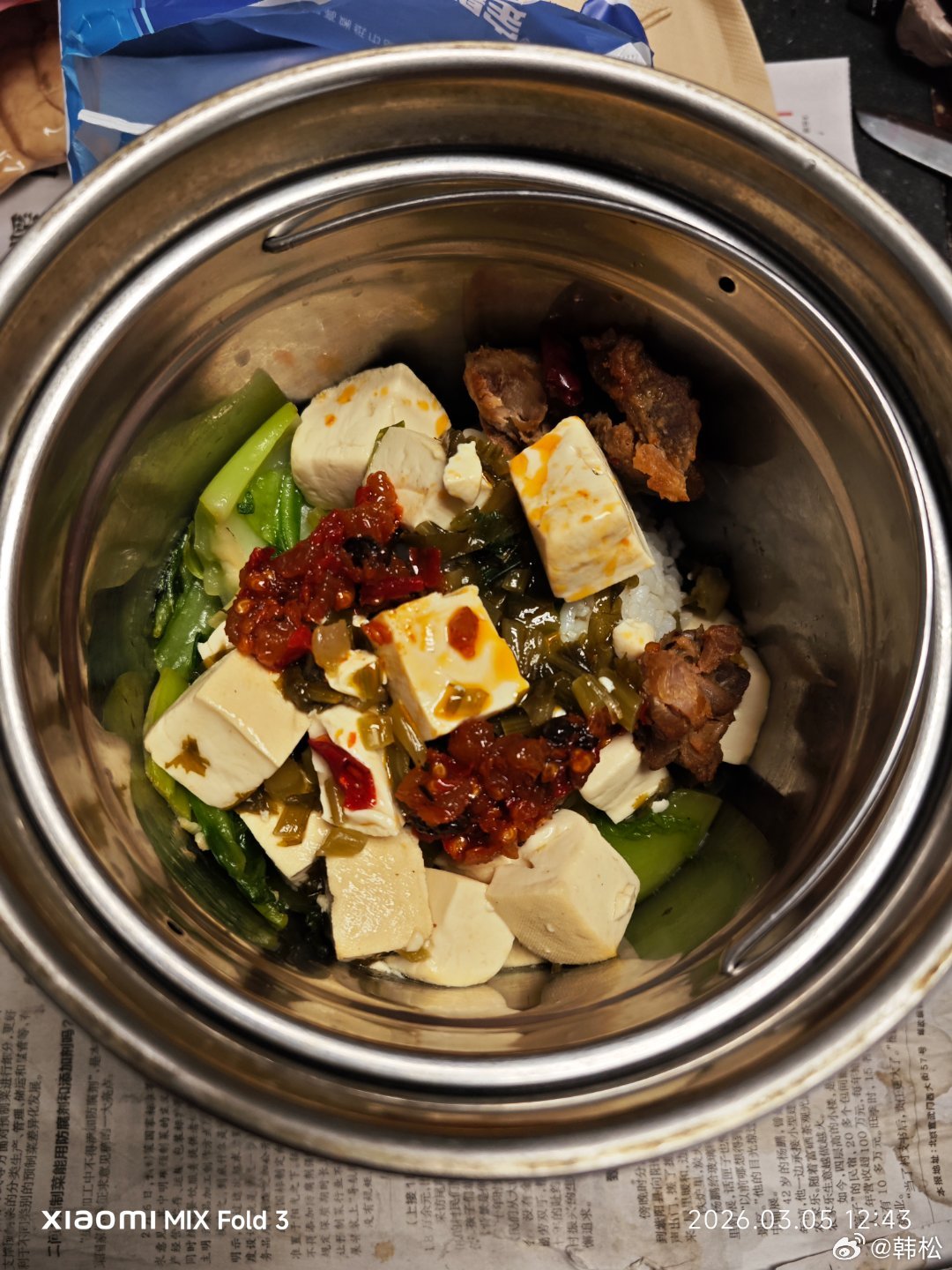 吃个剩饭庆祝下雪。 