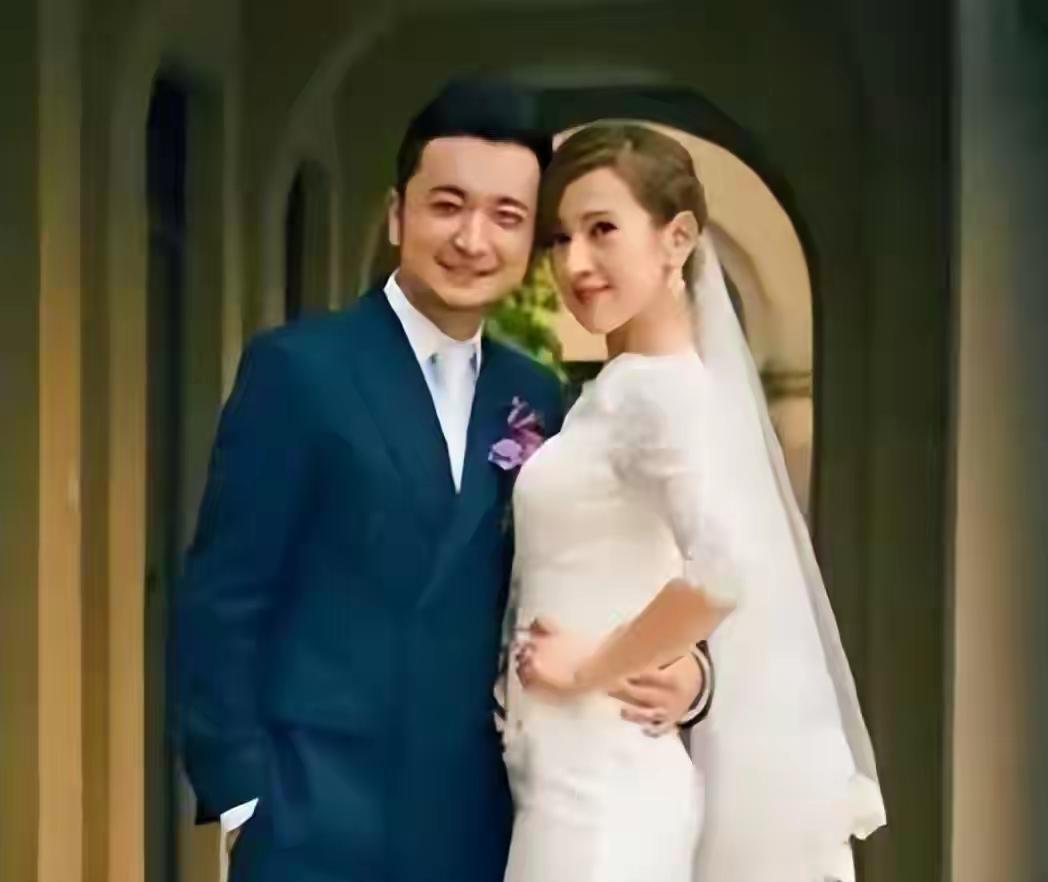 尼格买提和帕夏2022年官宣离婚，如今已过去三年，没人想到帕夏离婚后活得更出彩。