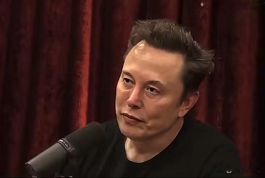 埃隆·马斯克:“显然那些爱泼斯坦客户权势滔天，他们既有政治权利，又非常富有，比如