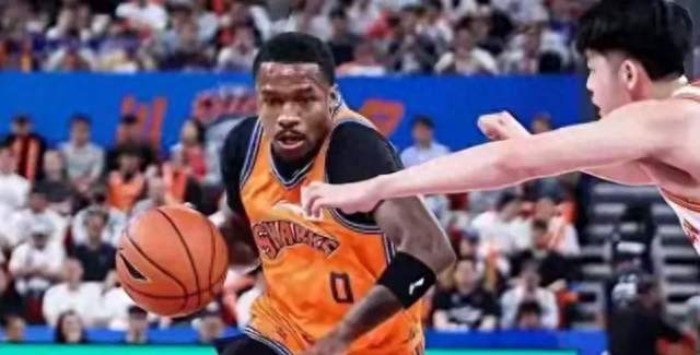 上海男篮102-68大胜深圳!听听杜锋,杨鸣都这么说拉塞尔低迷都能赢