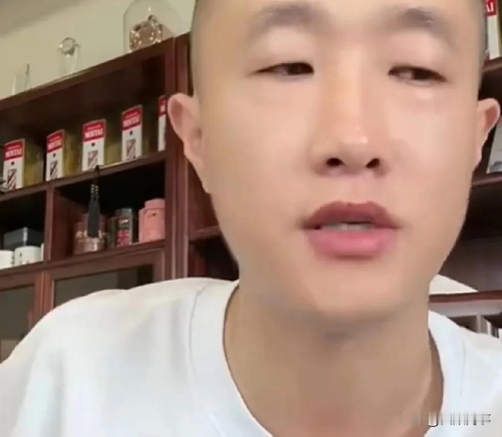 丁老五说ks除了辛巴最有钱的人是张二嫂！兜里揣着10个亿！

         