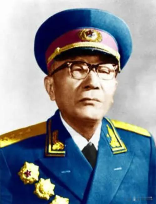 1952年，黄克诚的岳父因为做错事，被送上了刑场，行刑前，黄克诚找到了负责此案的