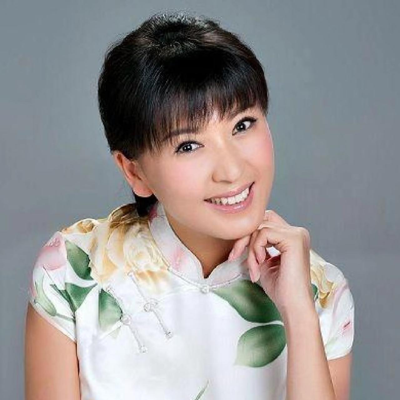 闫学晶当着百万观众怼喷子 你猜草根出身的她凭啥硬刚30年？
11次踩央视春晚的舞