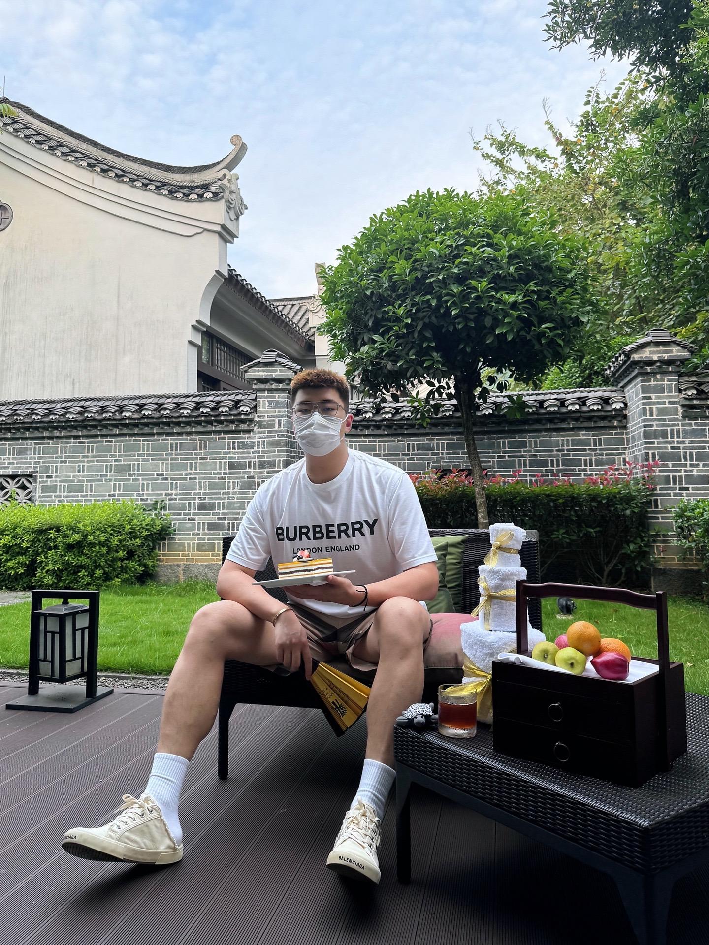 “一岁一礼，一寸欢喜”祝我生日快乐🎁