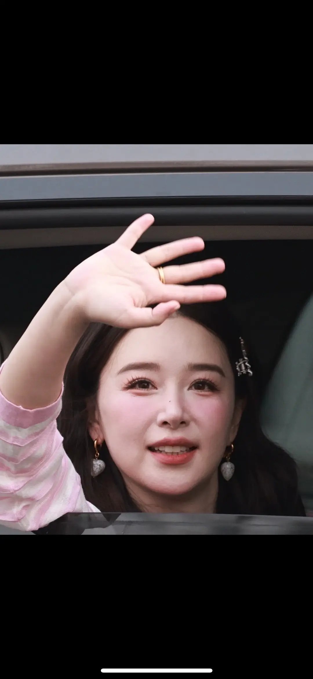 阚清子皮肤状态不错呀，怼脸拍都能抗住 