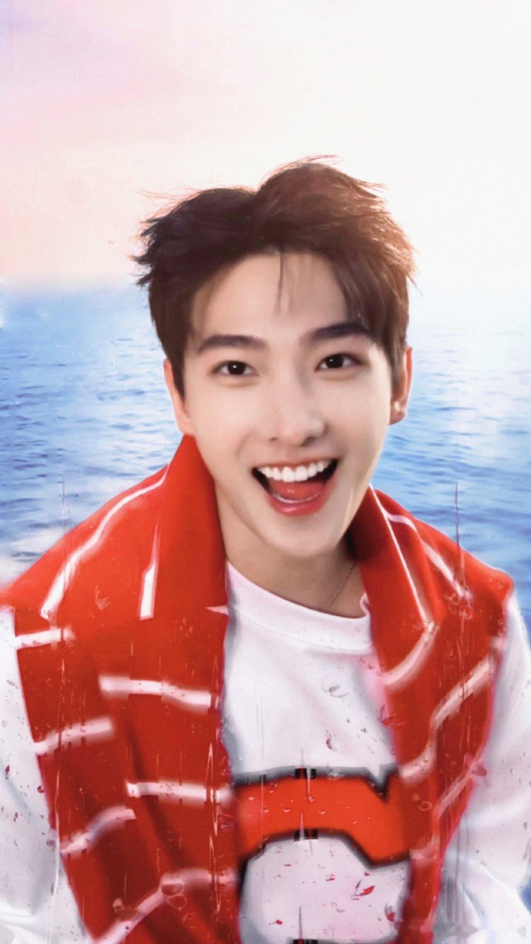 杨洋泼水杨洋泼水好甜 真甜豆来了，杨洋你是吃可爱多长大的吧[泪][泪][泪] ​