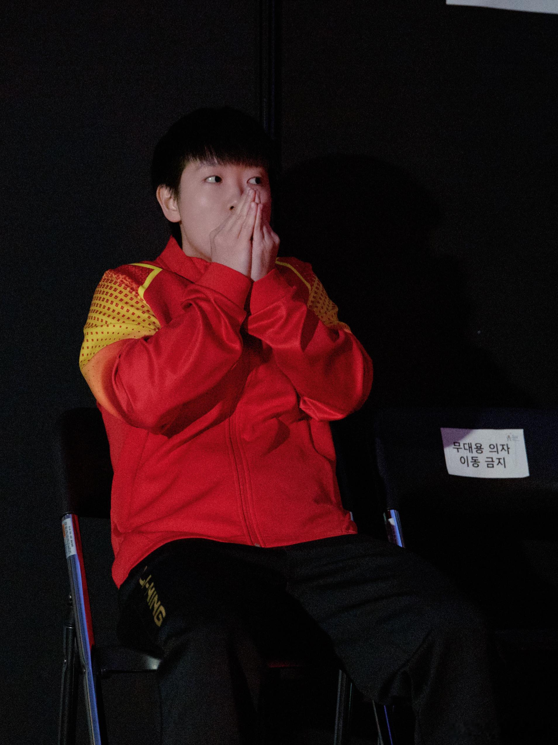 搓手莎莎吃巧克力派头头 ​​​