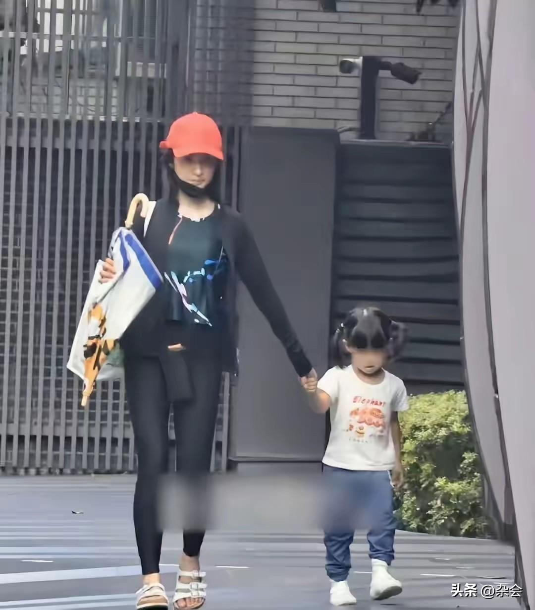 时间都去哪儿了？林依晨的女儿都5岁，儿子也1岁啦！令人震惊的是，二胎后的她状态竟