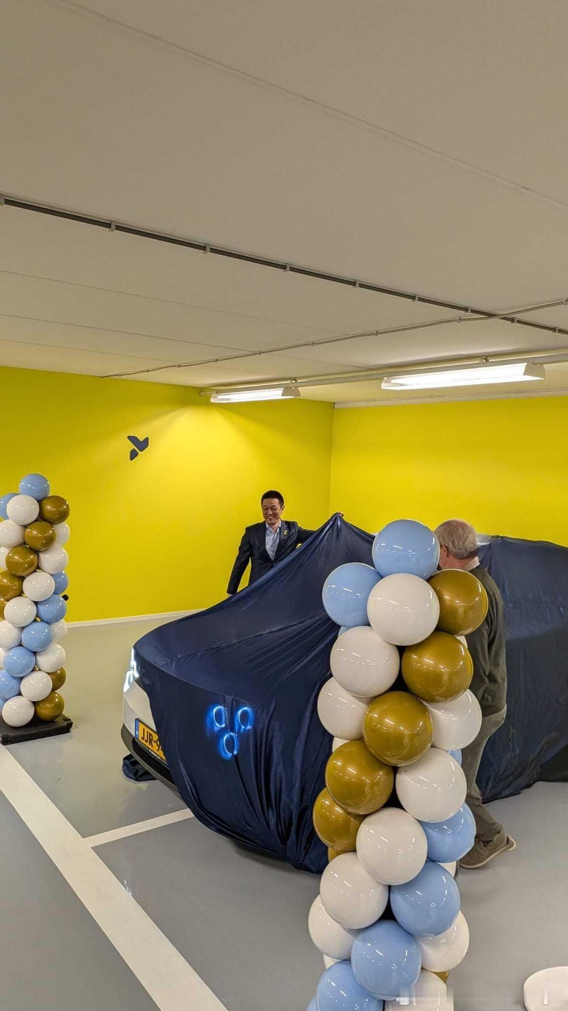 蔚来欧洲 是的，李斌和力洪这几天去欧洲了。斌哥今天在乌得勒支还亲自向一位荷兰用户