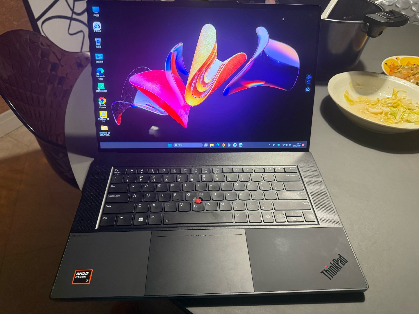 自己做了几天功课+Chat辅助，选了台次新电脑：联想Thinkpad Z16 G