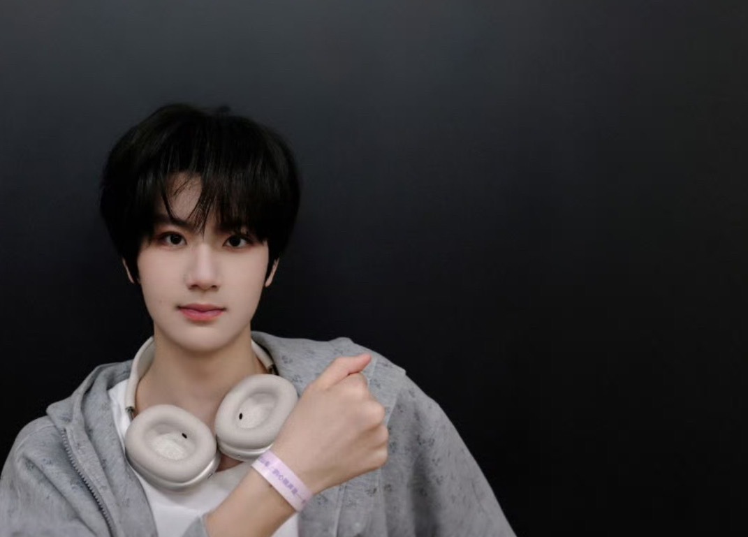 为啥我感觉李煜东啥样子都好看，甚至修图师给他胡乱修我也觉得好帅好欧巴啊… 