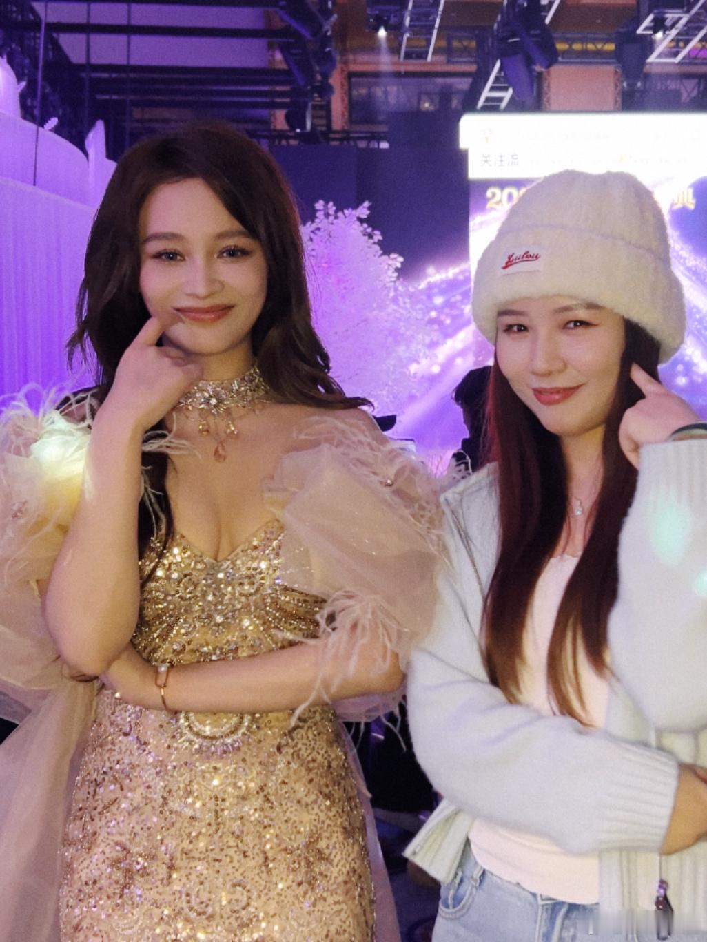 搜狐时尚盛典 这只小猫咪说刷过🥣的视频～ฅ˙Ⱉ˙ฅ 