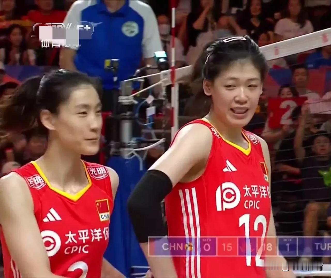 中国女排—土耳其
第二局17：25再丢一局。
龚翔宇发球超时失误、刁琳宇站位失误
