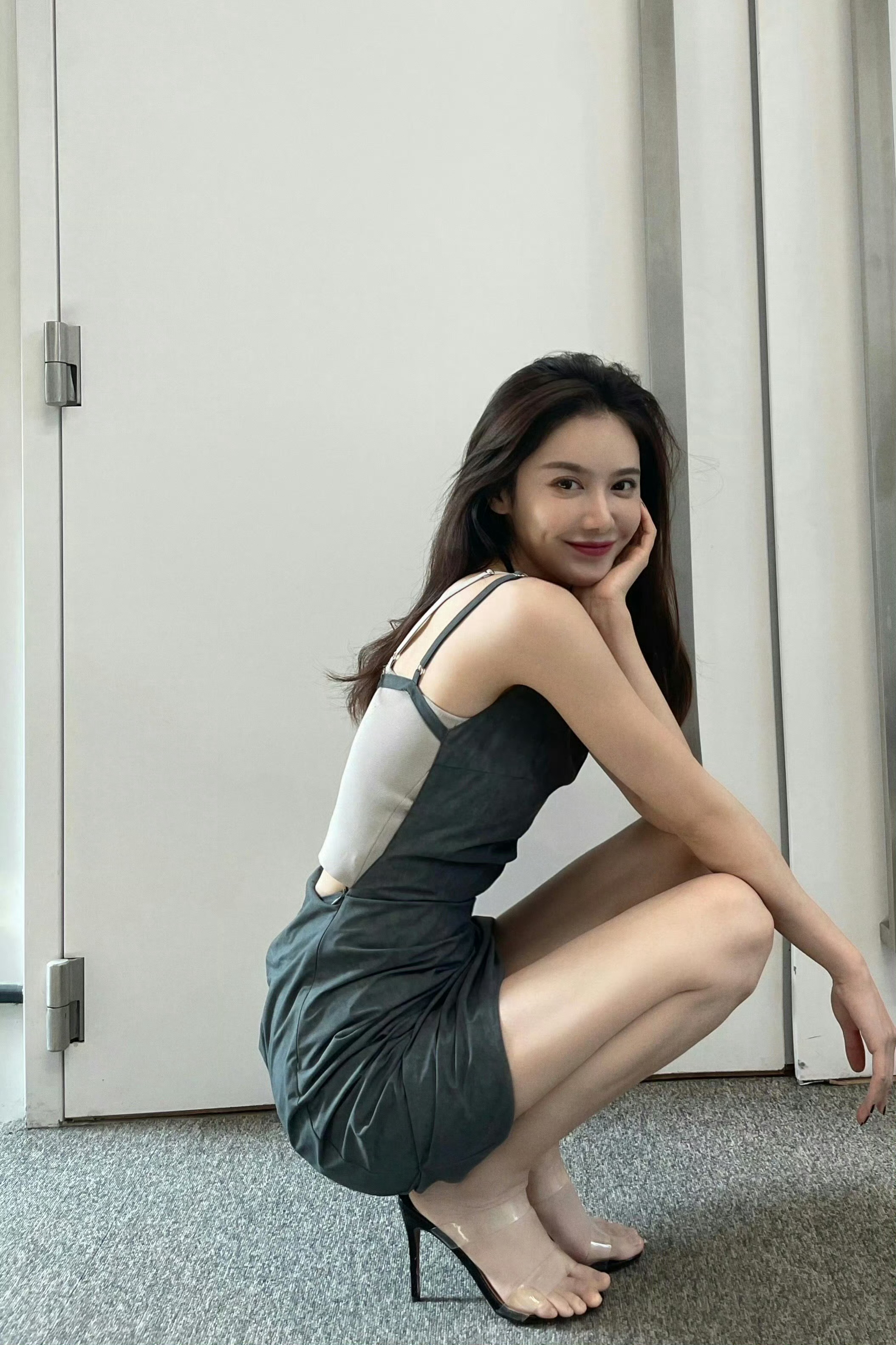 NBA女主播 美娜一字带高跟 ​​​