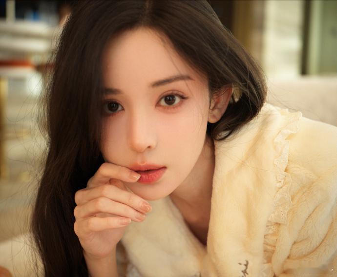 娜扎居家女友风 娜扎居家女友风真的是太让人觉得心动了呀，看到女友视角的时候真的是