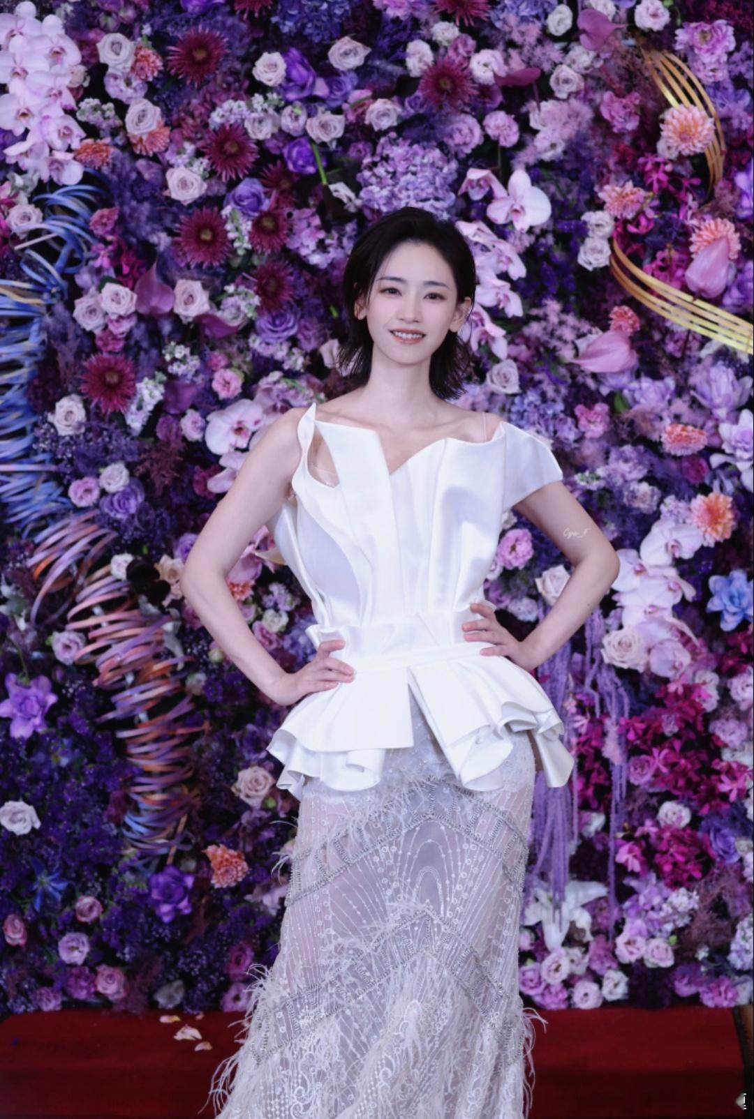 据说电影《杰出女性》新增三位演员刘雅瑟，傅菁，李晟！导演：易术目前已知演员阵容：