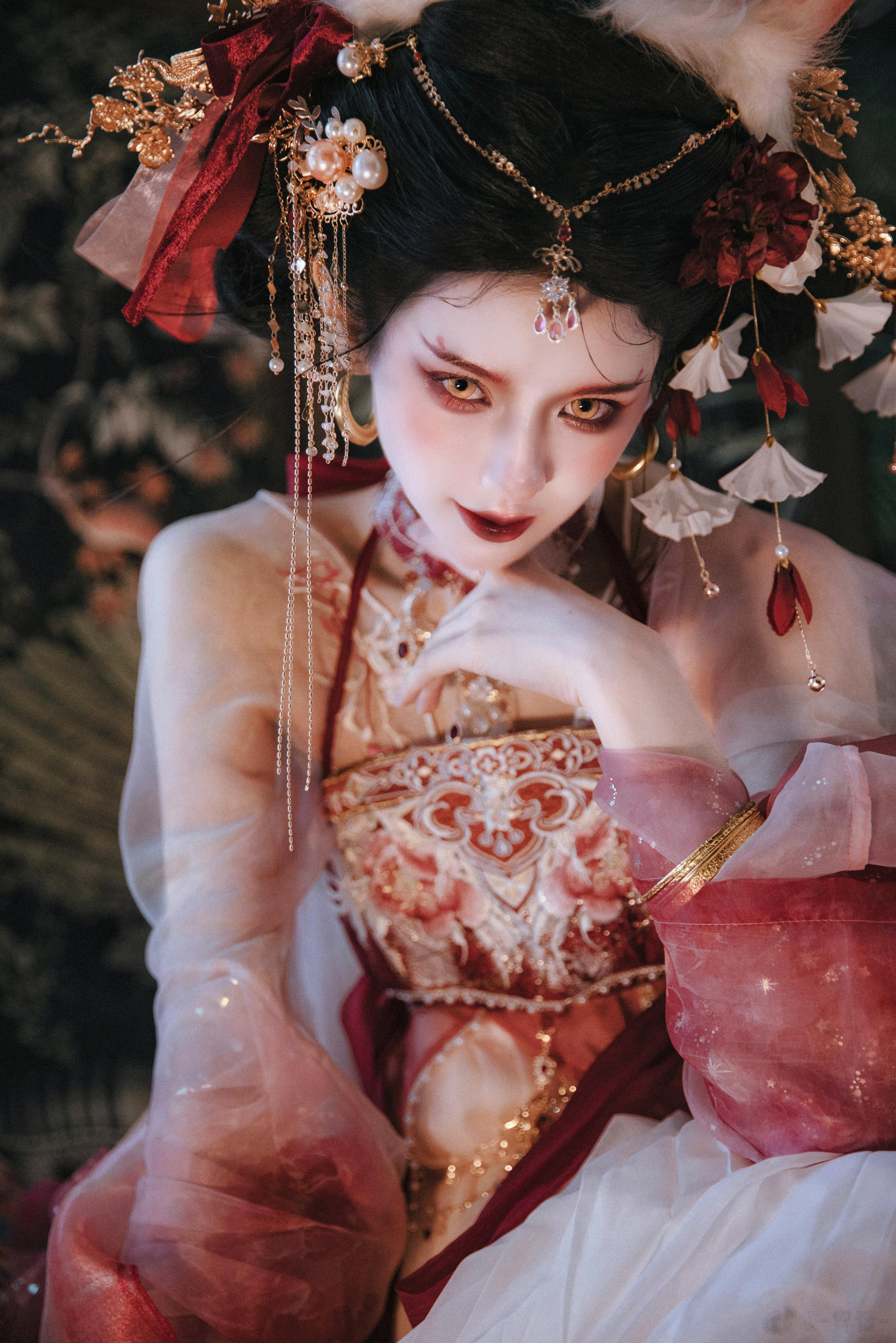 #界音.商拍# “漂亮的妖怪，不～吃～人～” ​​​