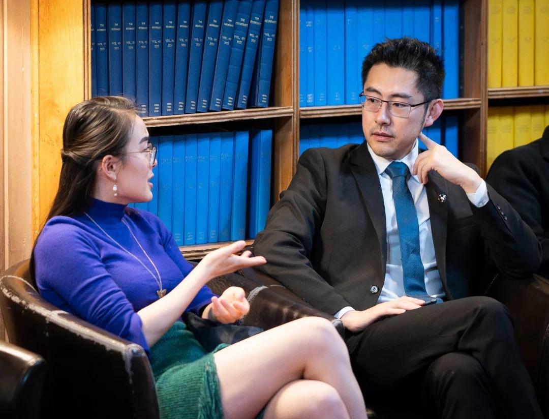 在牛津见到巴西大法官💙
之前掀翻了巴西政治的「洗车反腐」大法官莫罗Sergio