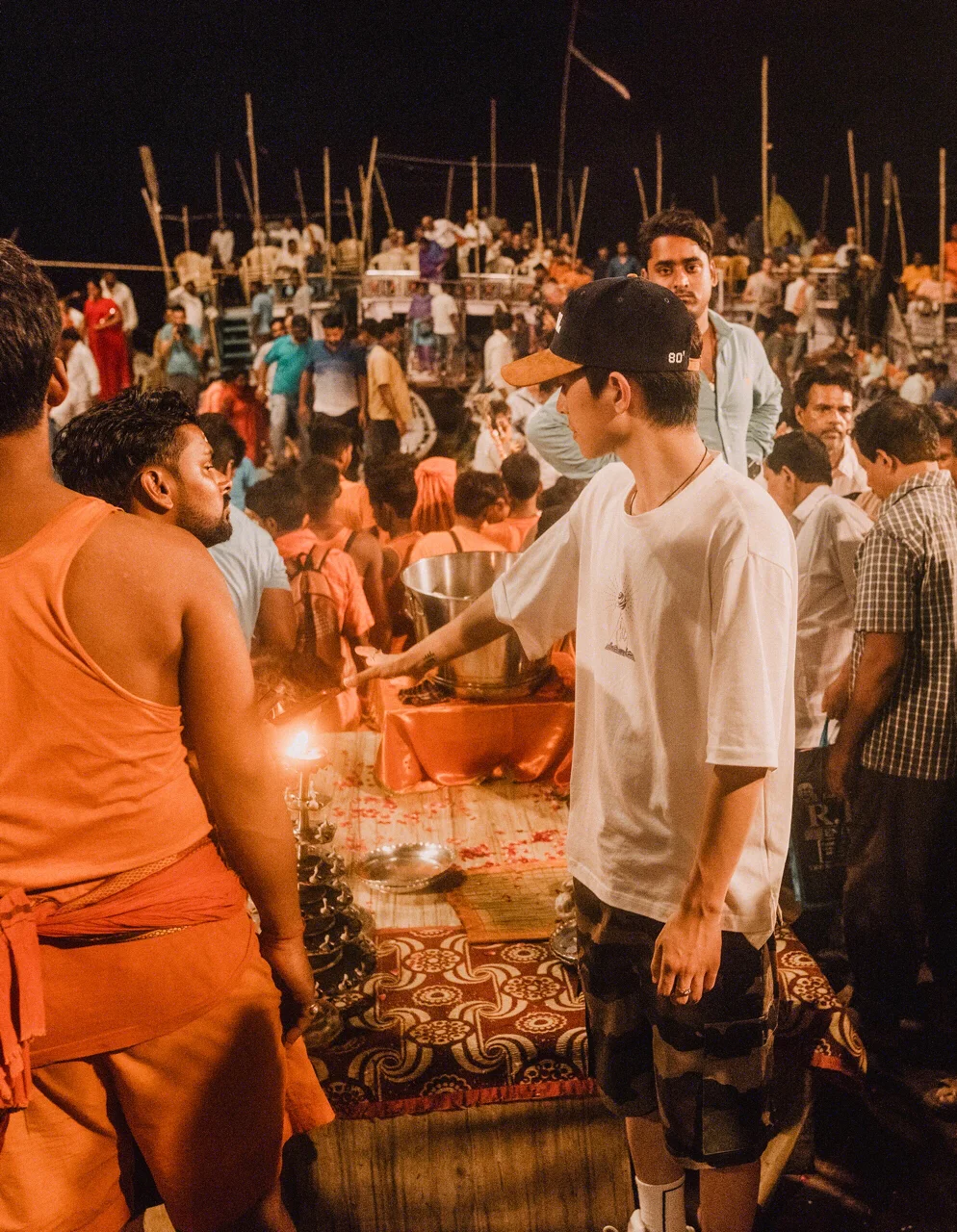 恒河 | 这里虽然是混乱的，但人的内心却是平静的 旅行的理由有很多，对...