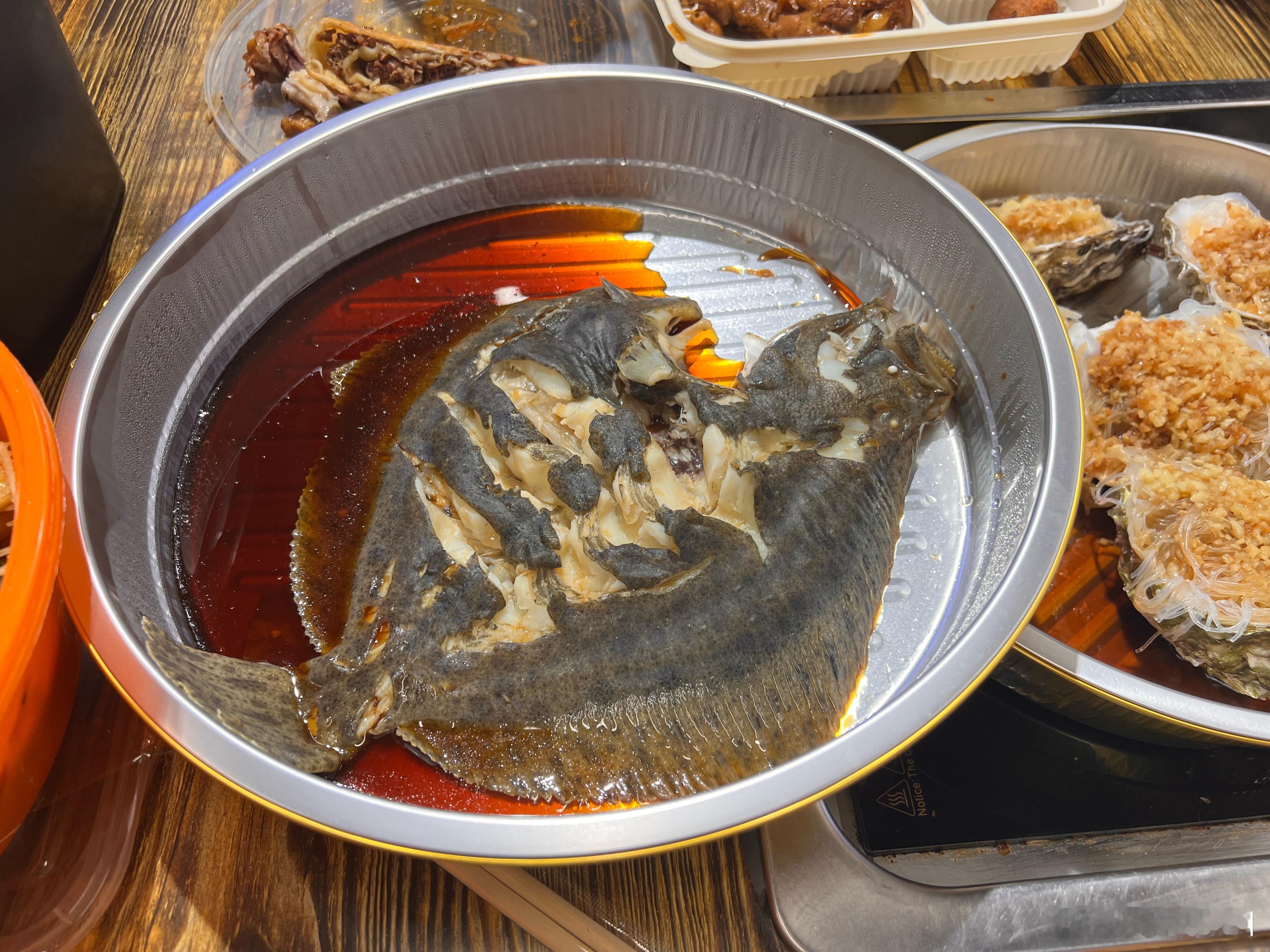 上班时间禁止偷吃同事 记得这个梗还是出自盒马的水池子……想起了周六HEC时，因为