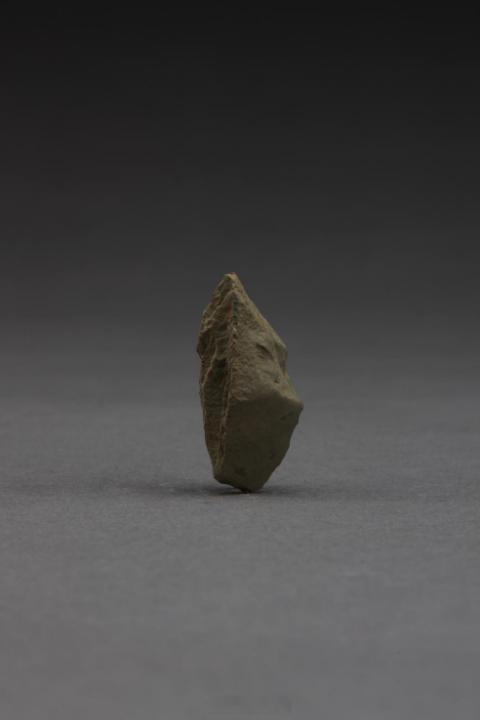 是时候去趟博物馆了文物代言人藏品欣赏每天认识一件文物新石器时代多边形磨制石斧，四