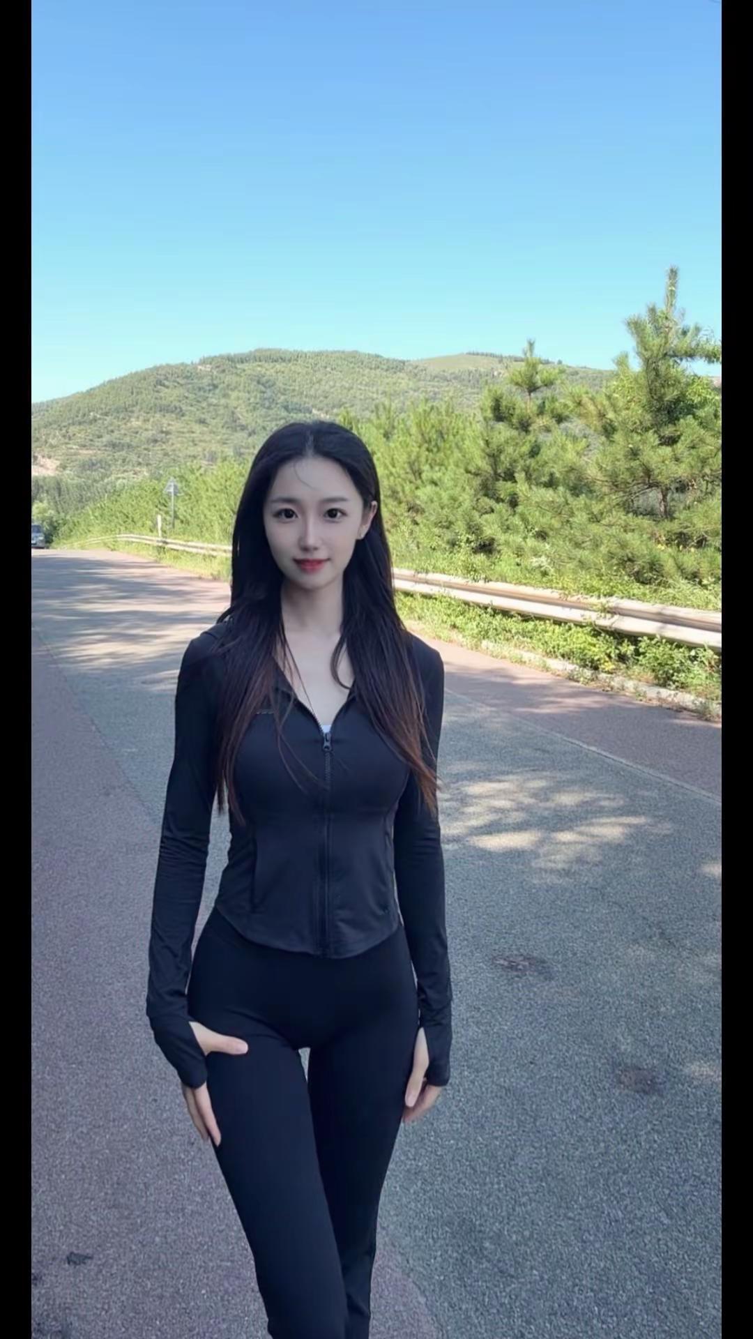 更喜欢自己向上的生命力健身女生穿搭 爬山穿搭