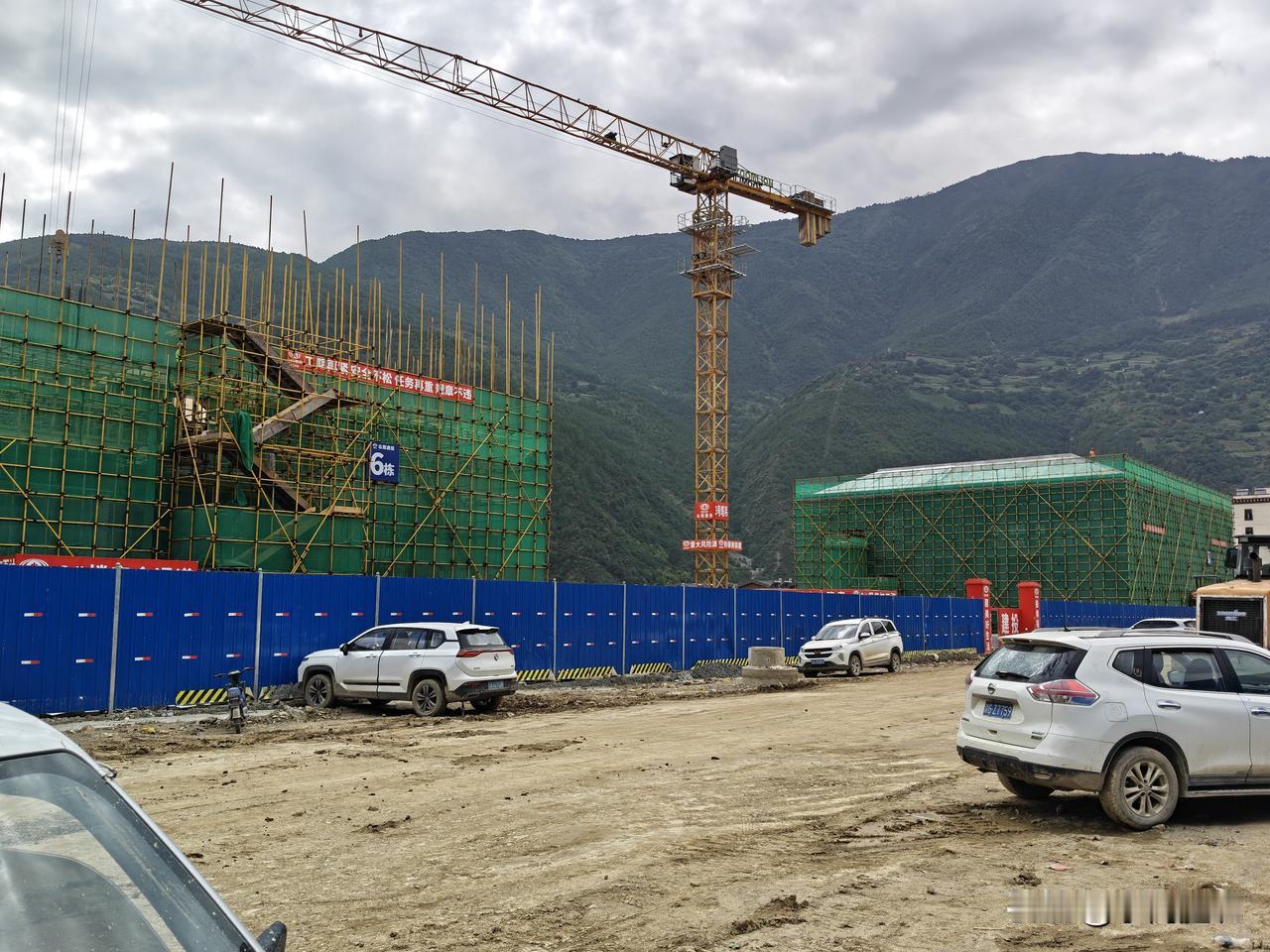 现场监理人员履职松懈，通常源于两大现实诱因。
 
第一是监理部内部管理涣散，团队