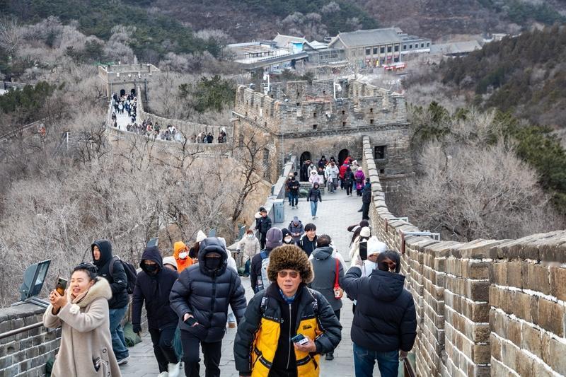 19岁台湾女生（此处参考信息为湖南女生陈欣妍）陈欣妍登长城哽咽朗诵《清平乐·六盘