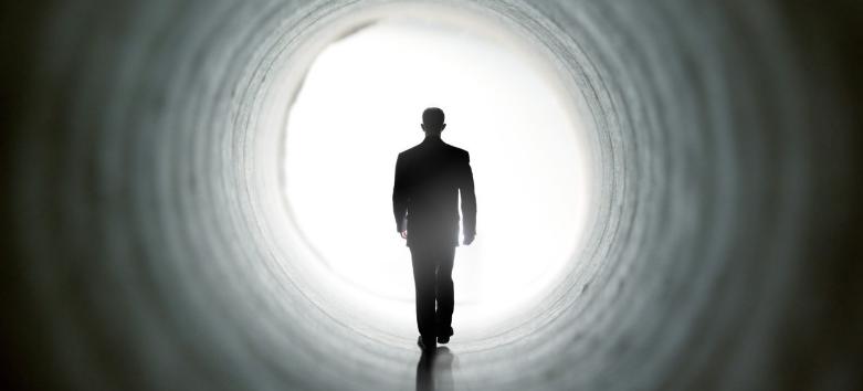 人死后意识会消失吗？上千份濒死研究，解锁颠覆认知的生死真相

生与死，是所有人绕