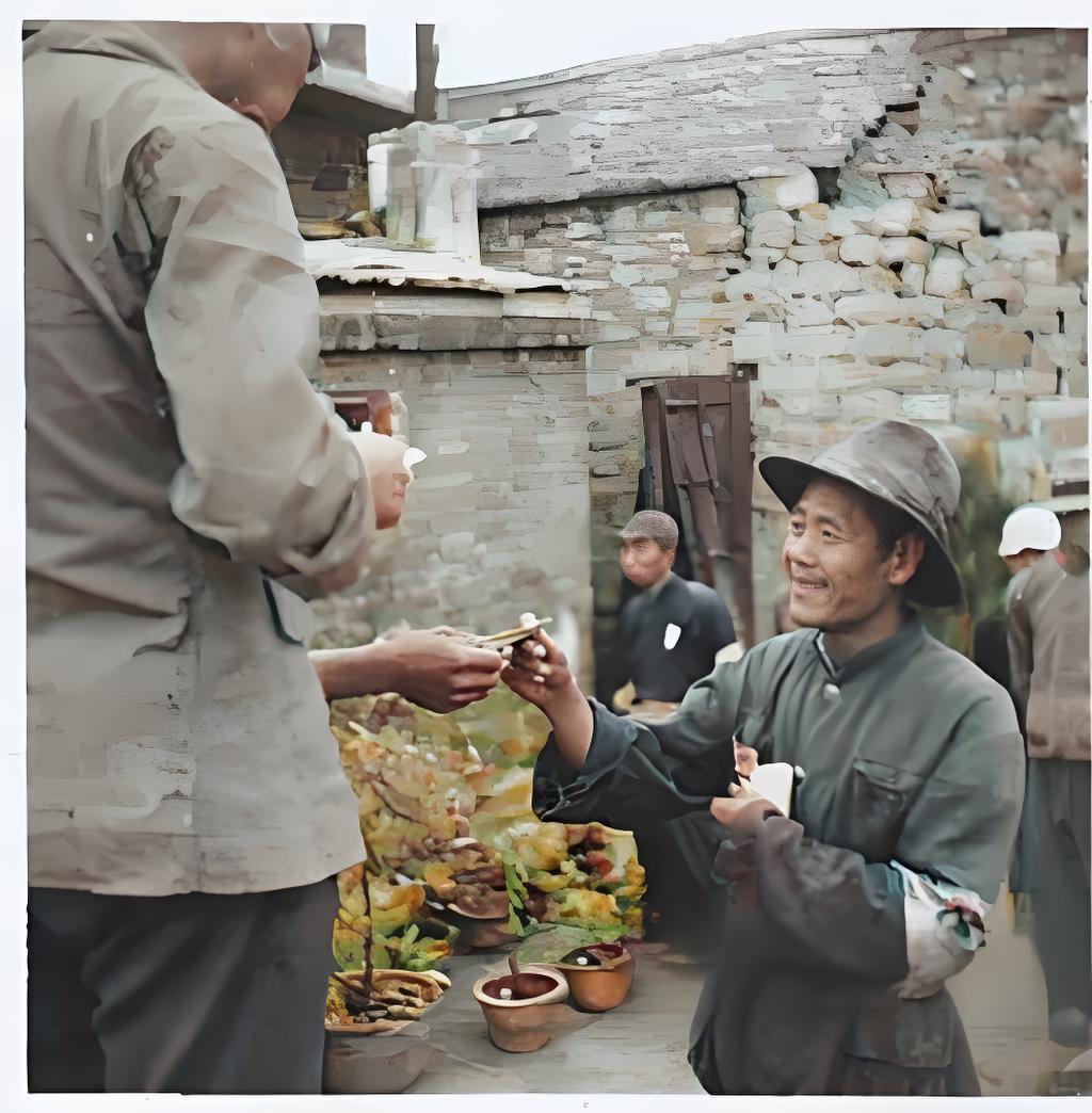 这几张1938年的老照片，记录下了沦陷区里被满铁录用的原中国铁路人员。
在第一张