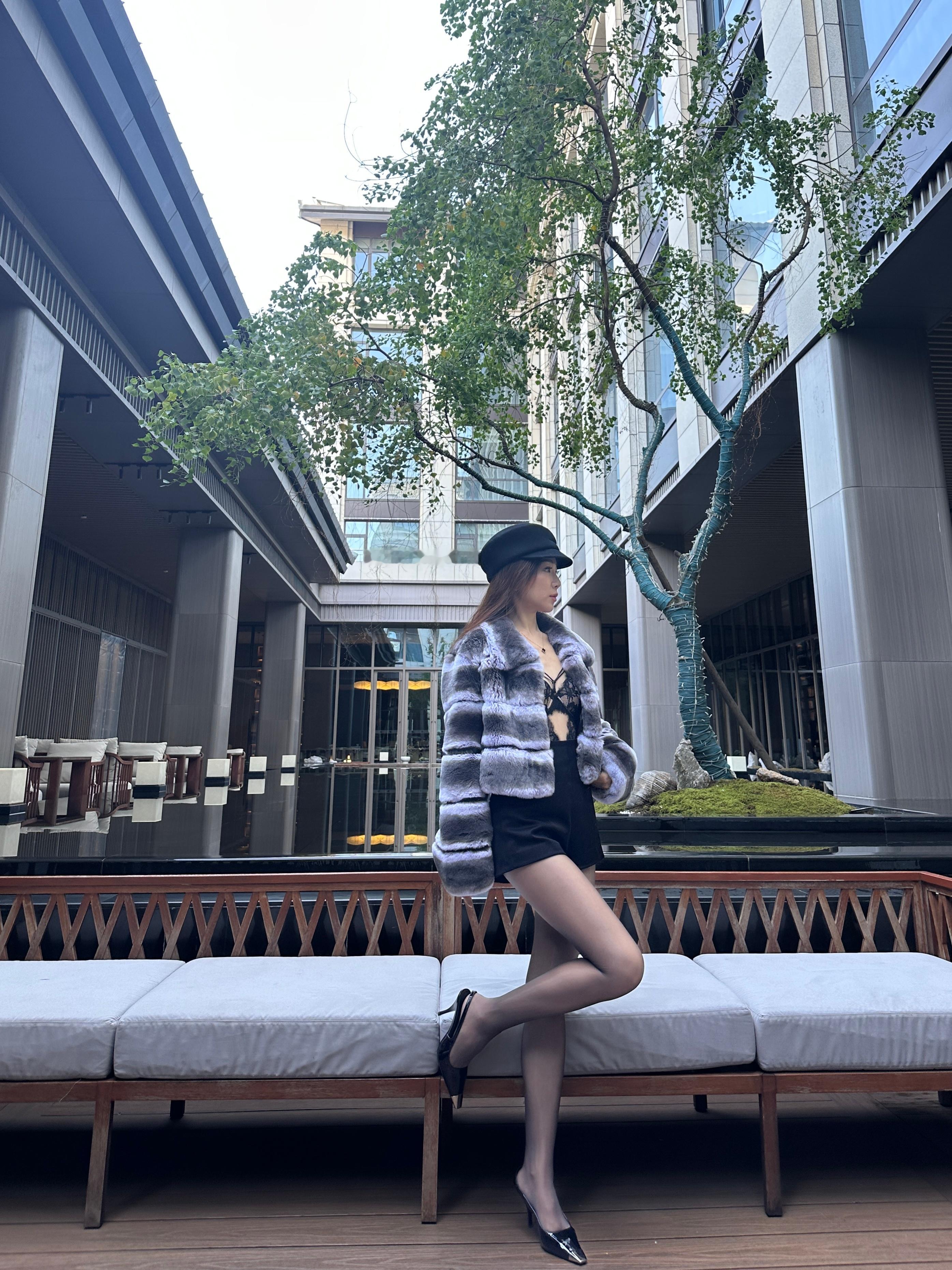 🖤穿搭的尽头是姐姐涞觅润丝ootd大长腿 ​​​