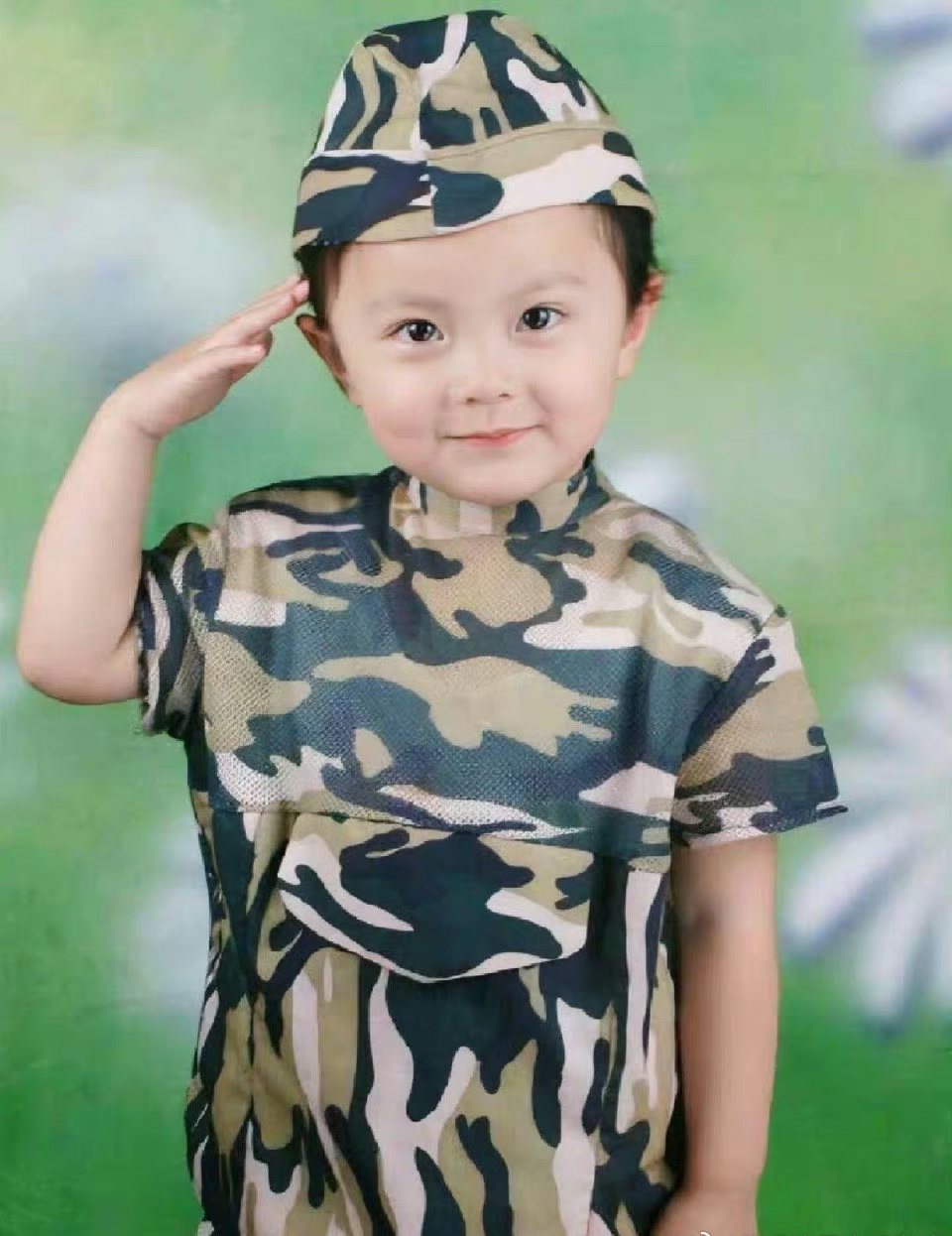 麦麦进组军训了[笑cry]从小军训到大也太可爱了吧[好喜欢] ​​​