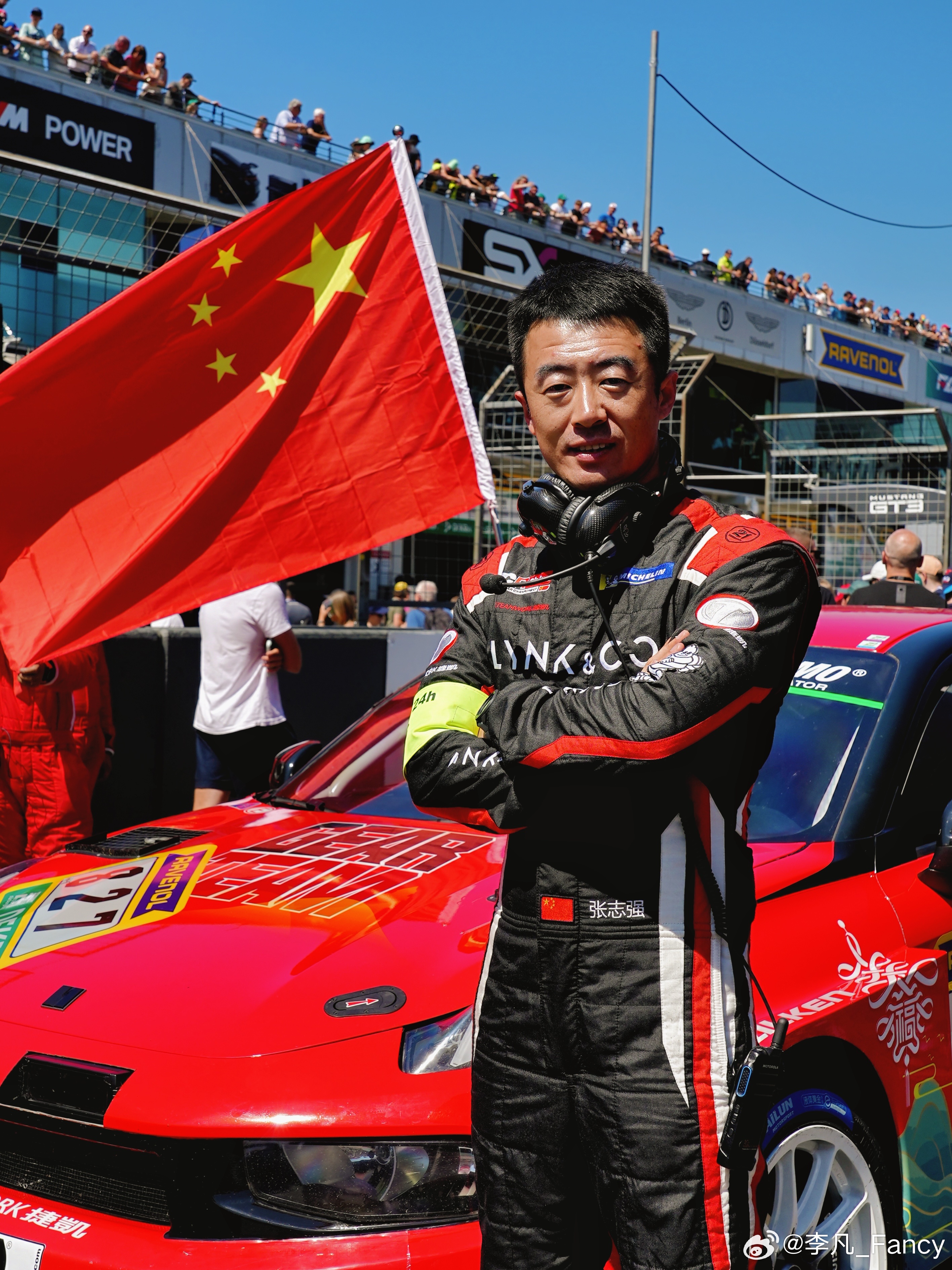 打卡纽北 参与24H比赛 整个周末借了强哥赛服 以后叫我张志强纽北分强  比利时