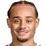 英超这场“第33轮大戏”，热刺坐镇主场，跟布莱顿摆开架势“掰手腕”。上半场，西蒙