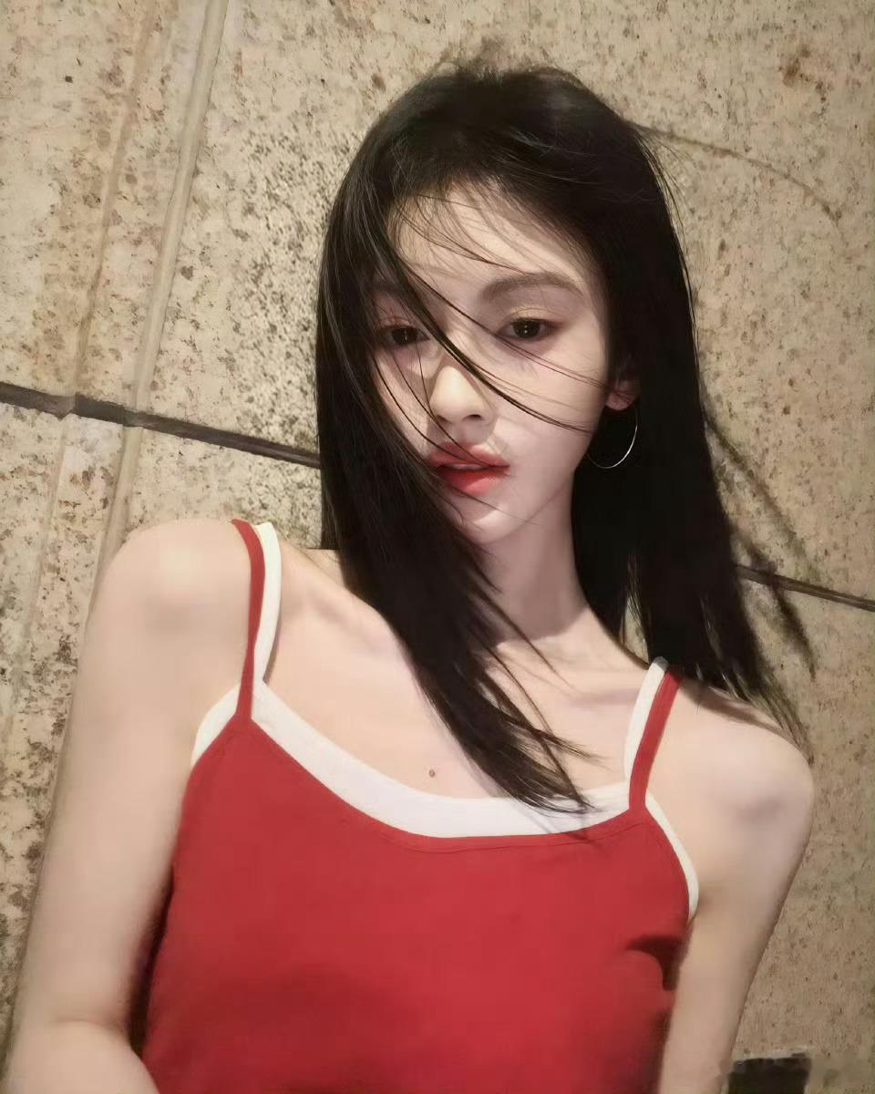 鞠婧祎ins更新，小樱桃系列[举手] ​​​