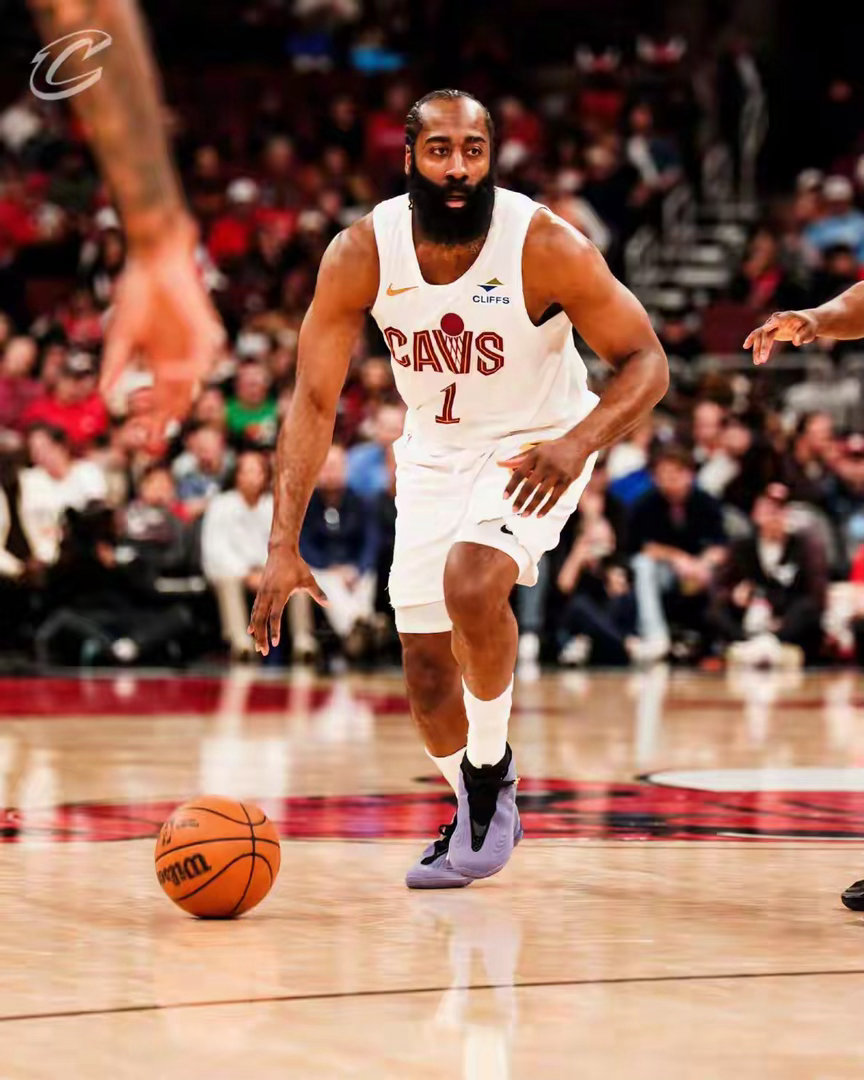 🔥哈登36+7+9+7记三分狂刷NBA历史第1神迹！骑士客场险胜公牛，残阵对决