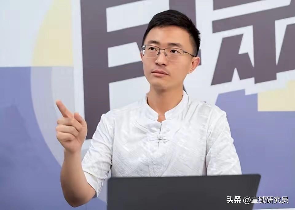 台北市议员侯汉廷今（29日）在脸书发文表示，马英九基金会的事件，基层支持者看得很