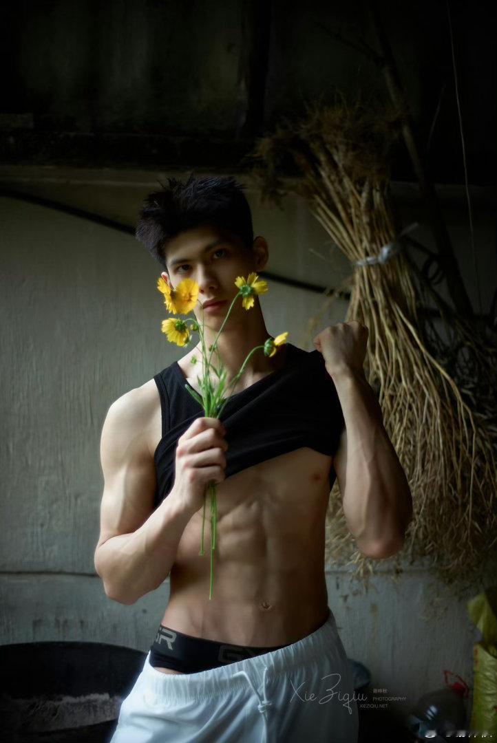 repost ：谢梓秋photography ：网页链接