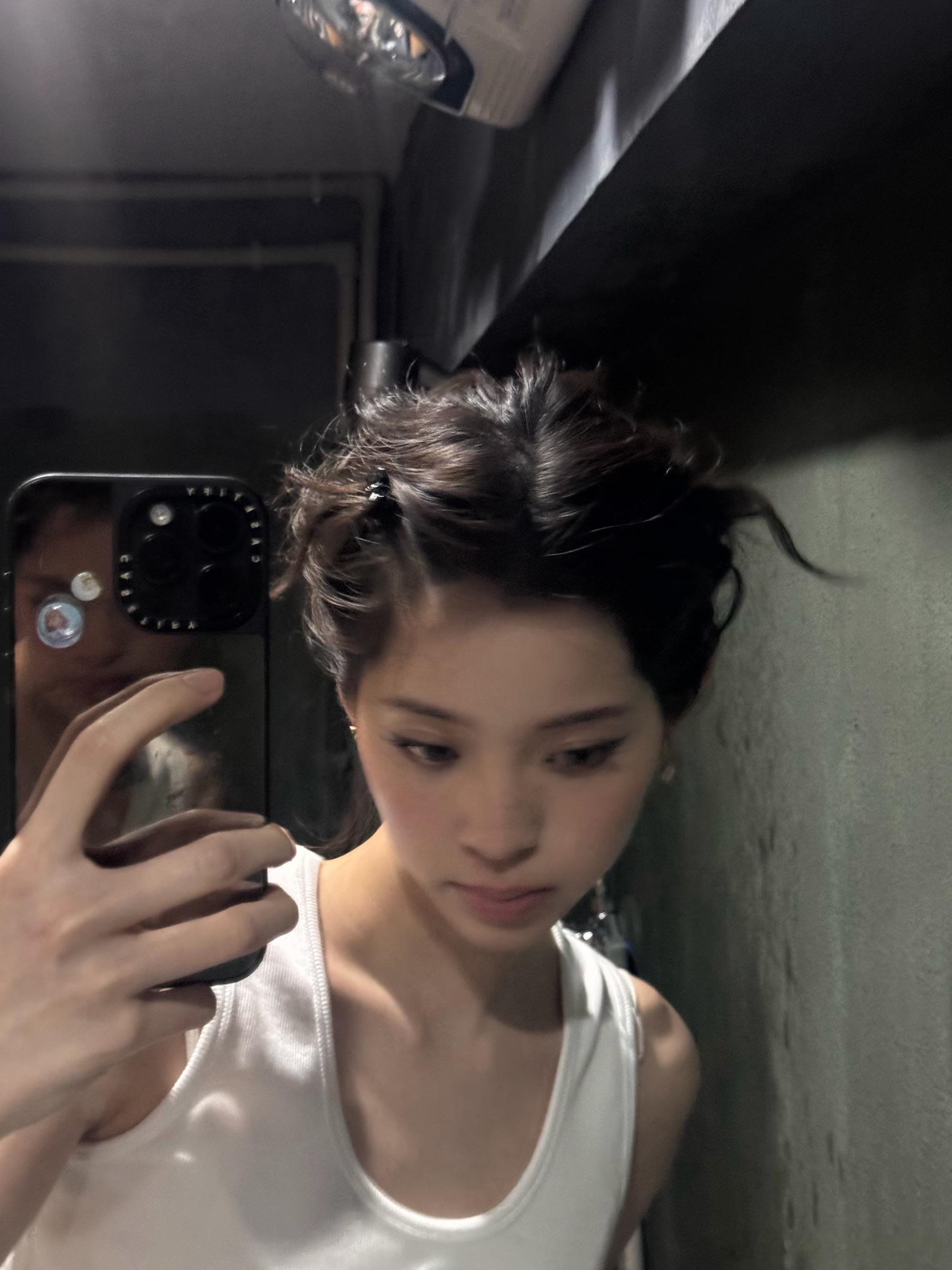 欧阳娜娜桃花坞拍的贺峻霖欧阳娜娜分享拍的贺峻霖 欧阳娜娜桃花坞拍的贺峻霖，期待这