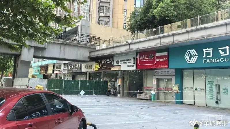 【#守护高楼外墙的安全是持久战#】#街谈巷议#湖南长沙开福区北辰三角洲某小区附近
